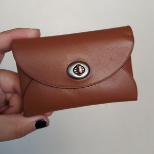 Coach British Tan Turnlock Card Case🤎